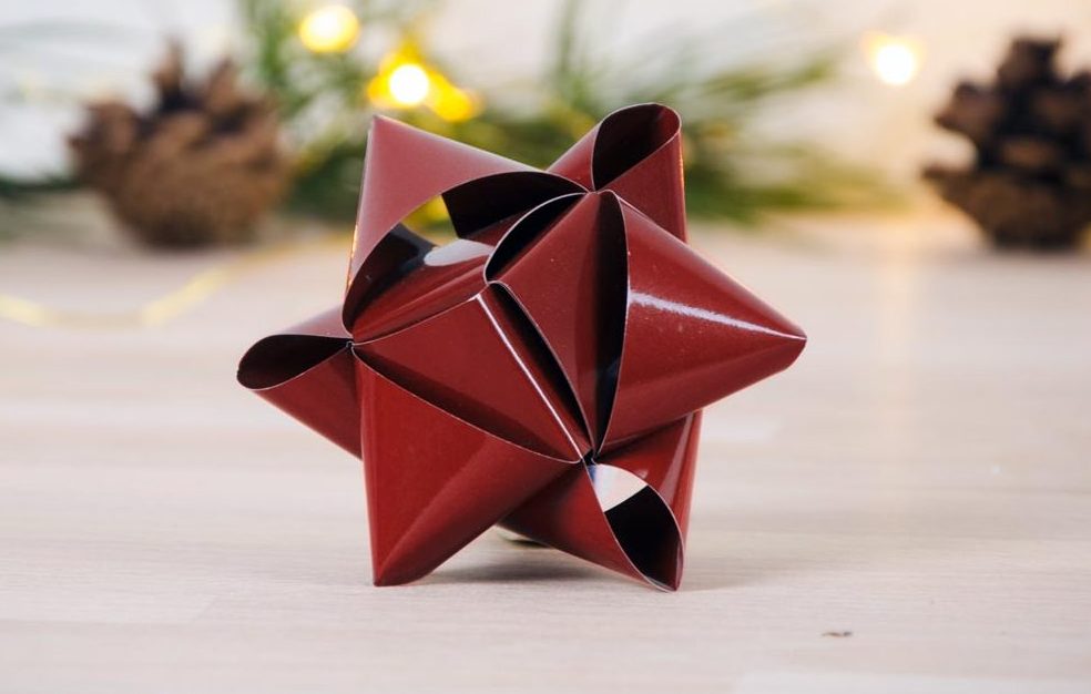 Slik lager du en flettet julestjerne - og 7 andre idéer med stjernestrimler
