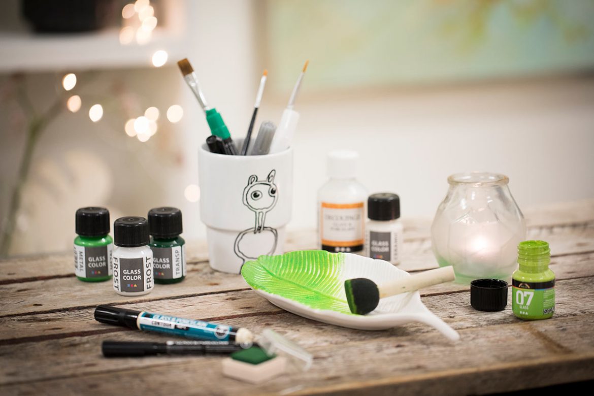 Kast deg ut i dekorasjon av glass, porselen og terrakotta